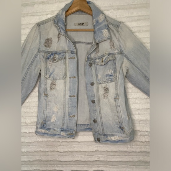 Refugee Jean Jacket - Picture 4 of 4